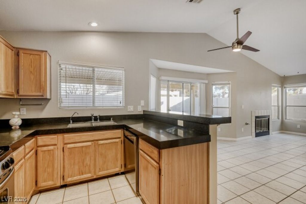 Image 6 of property listing at 8212 Confetti Circle, Las Vegas, NV 89145