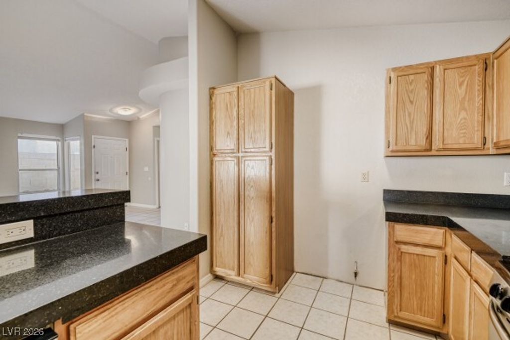 Image 7 of property listing at 8212 Confetti Circle, Las Vegas, NV 89145