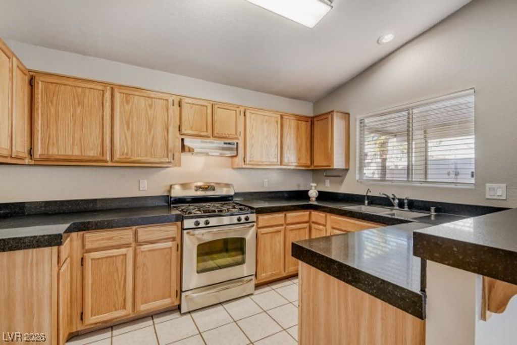 Image 8 of property listing at 8212 Confetti Circle, Las Vegas, NV 89145