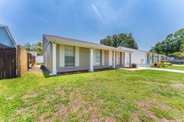 16017 WOODPINE DRIVE, Tampa, FL 33618