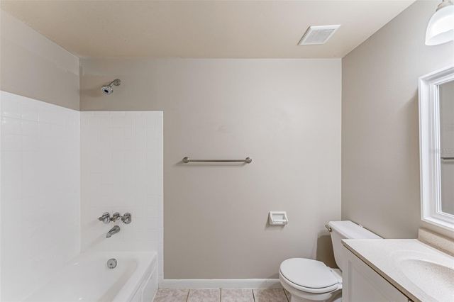 16017 WOODPINE DRIVE, Tampa, FL 33618