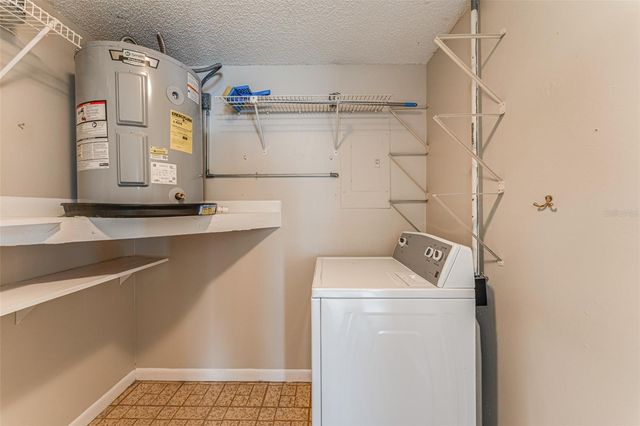 16017 WOODPINE DRIVE, Tampa, FL 33618