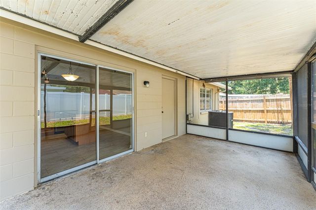 16017 WOODPINE DRIVE, Tampa, FL 33618