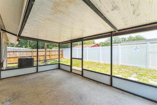 16017 WOODPINE DRIVE, Tampa, FL 33618