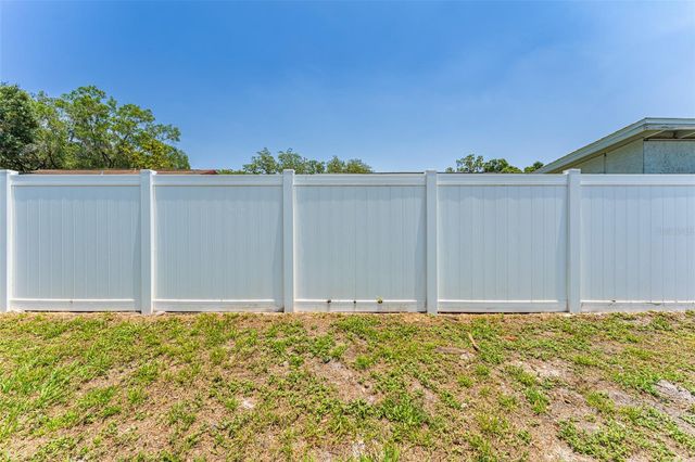 16017 WOODPINE DRIVE, Tampa, FL 33618