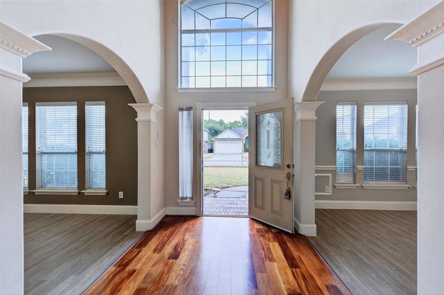 13835 Bentpath Drive, Houston, TX 77014