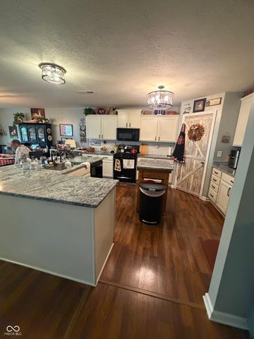 916 Beal Way, Indianapolis, IN 46217