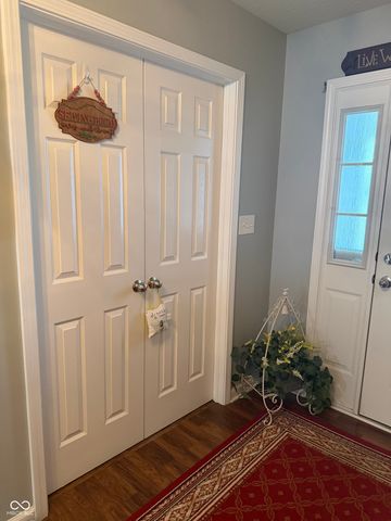 916 Beal Way, Indianapolis, IN 46217