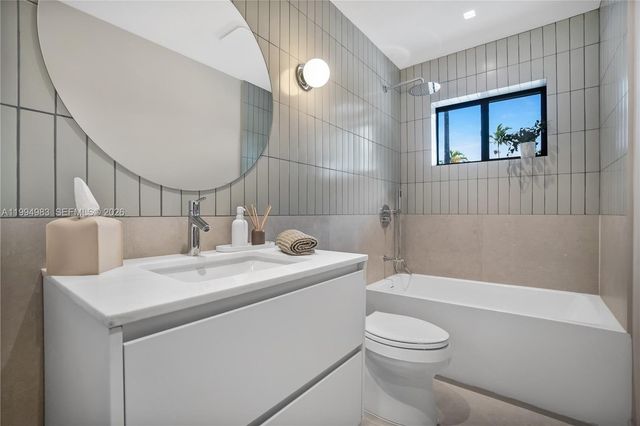 6207 SW 10th Street, West Miami, FL 33144