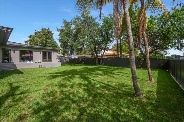 6207 SW 10th Street, West Miami, FL 33144