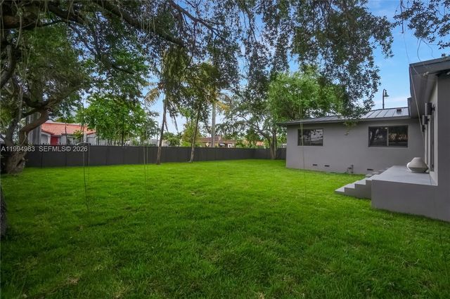 6207 SW 10th Street, West Miami, FL 33144