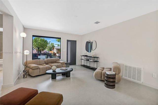 6207 SW 10th Street, West Miami, FL 33144