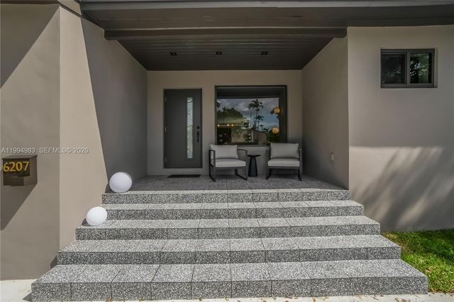 6207 SW 10th Street, West Miami, FL 33144