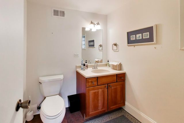 1500 W Blackhawk Drive, Mount Prospect, IL 60056