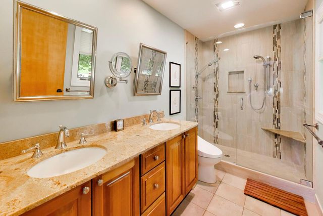 1500 W Blackhawk Drive, Mount Prospect, IL 60056