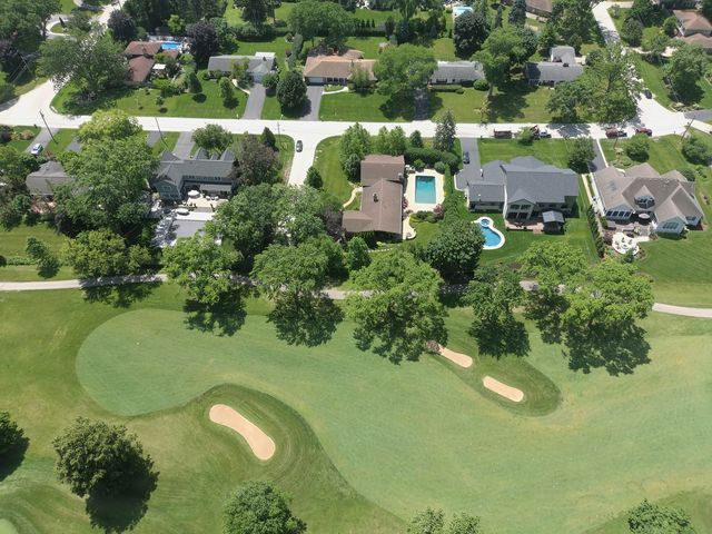 1500 W Blackhawk Drive, Mount Prospect, IL 60056