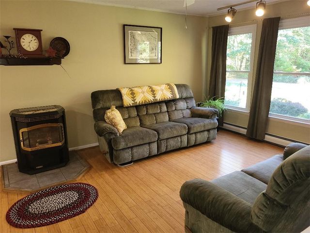 6 Tall Timbers Drive, Richmond, RI 02832