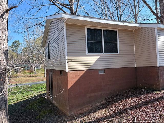 2009 WOODCREST Drive, Sanford, NC 27330