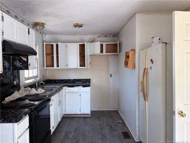 2009 WOODCREST Drive, Sanford, NC 27330