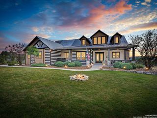 1651 Lake Ridge Blvd, Canyon Lake, TX 78133