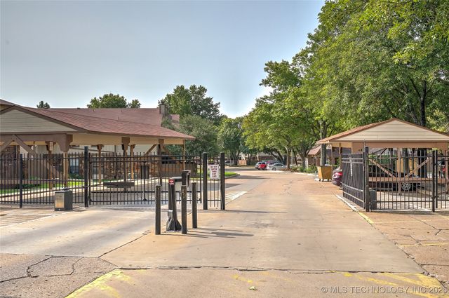 6366 S 80TH East Avenue E, Tulsa, OK 74113