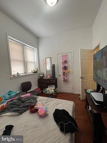 1527 S 6TH ST, Philadelphia, PA 19147