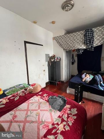 1527 S 6TH ST, Philadelphia, PA 19147