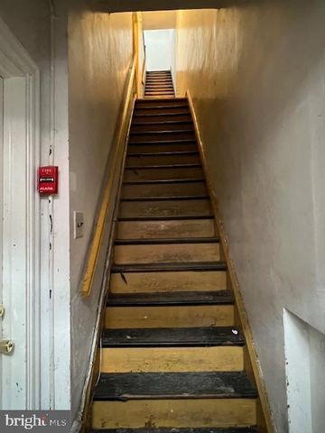 1527 S 6TH ST, Philadelphia, PA 19147