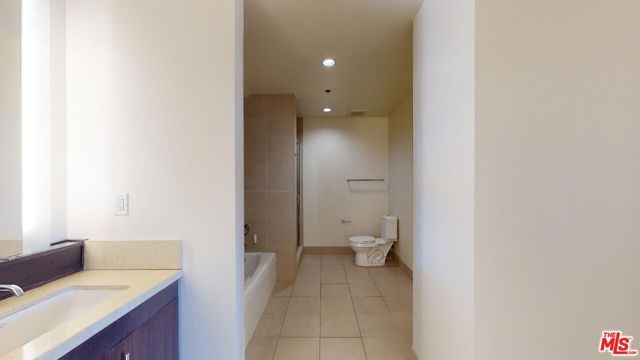 1100 S Hope Street 616, Los Angeles, CA 90015