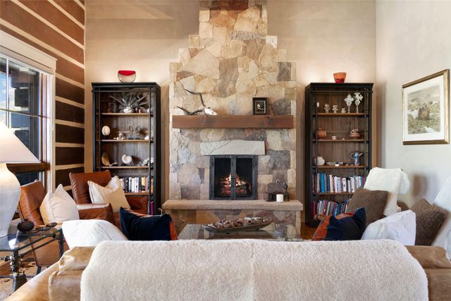 3 Campo De La Vega, Santa Fe, NM 87506