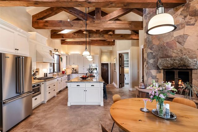 3 Campo De La Vega, Santa Fe, NM 87506