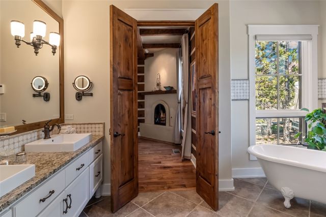 3 Campo De La Vega, Santa Fe, NM 87506