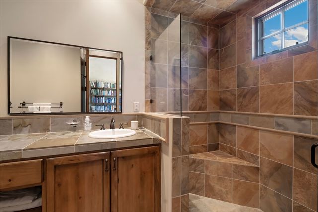 3 Campo De La Vega, Santa Fe, NM 87506