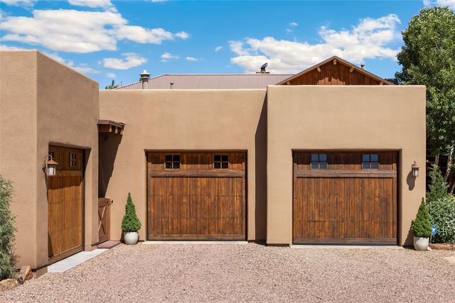 3 Campo De La Vega, Santa Fe, NM 87506