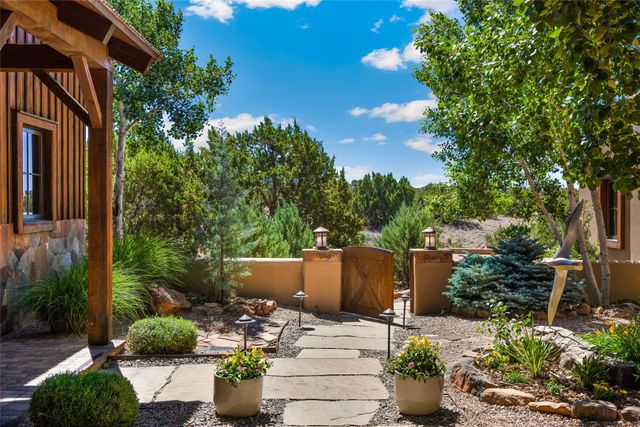 3 Campo De La Vega, Santa Fe, NM 87506