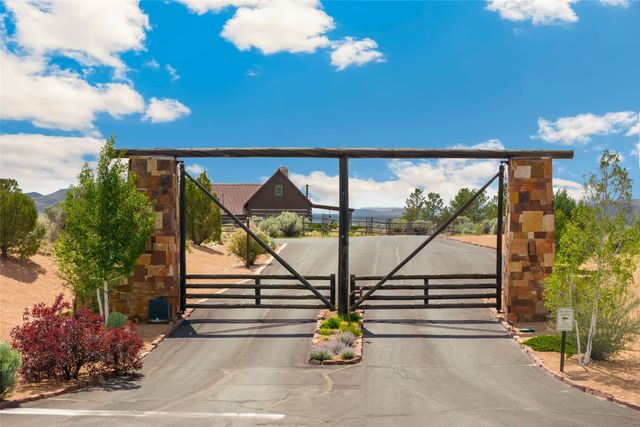 3 Campo De La Vega, Santa Fe, NM 87506