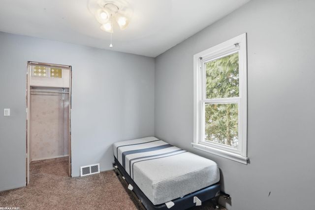7220 Stephens Street, Center Line, MI 48015