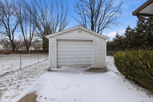 7220 Stephens Street, Center Line, MI 48015
