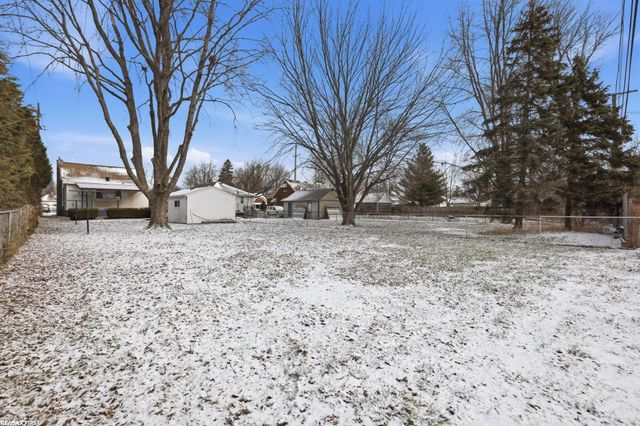 7220 Stephens Street, Center Line, MI 48015