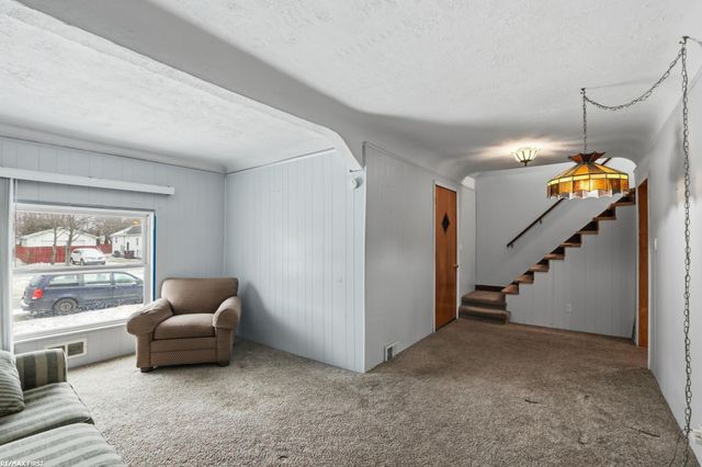 7220 Stephens Street, Center Line, MI 48015
