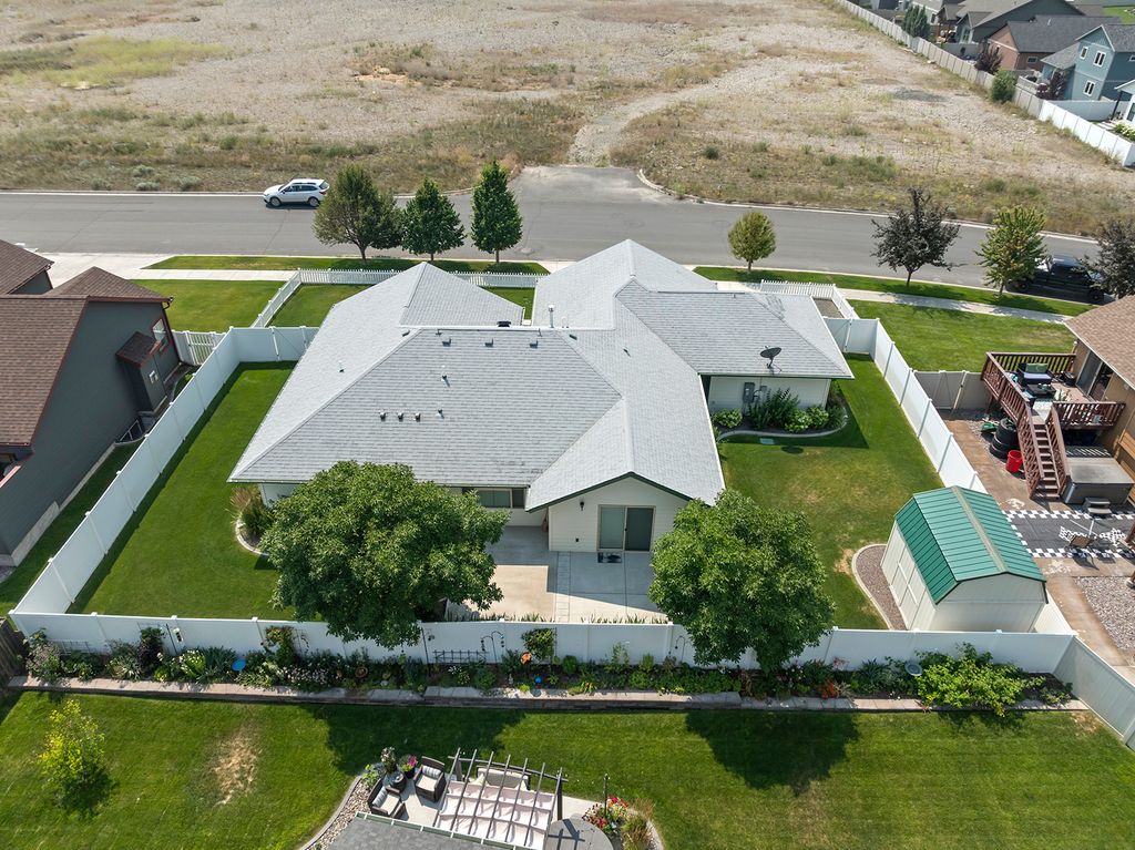 1010 Wolf Road, Helena, MT 59602 photo 2