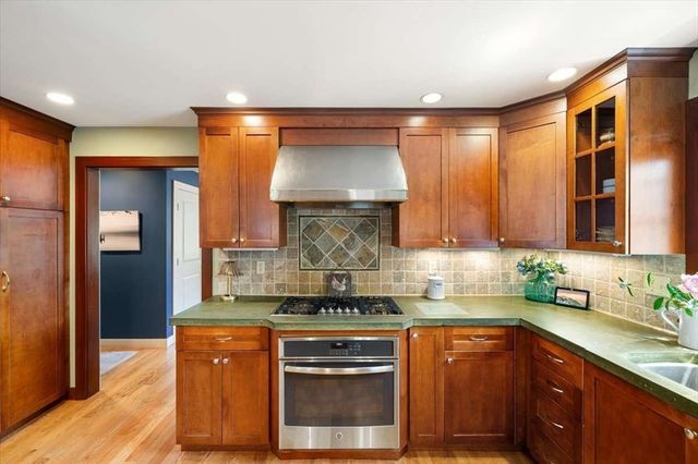 12 Mountain, Waltham, MA 02451