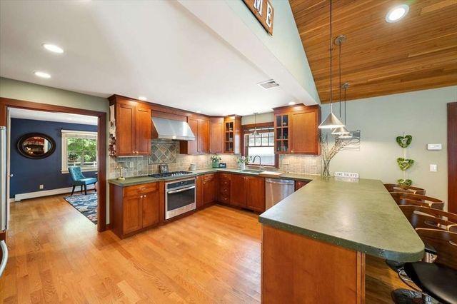 12 Mountain, Waltham, MA 02451