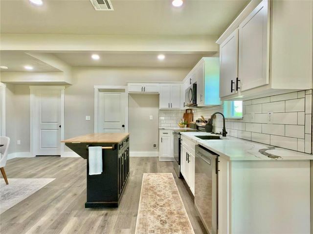 705 E Springer Avenue, Guthrie, OK 73044