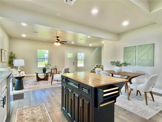 705 E Springer Avenue, Guthrie, OK 73044
