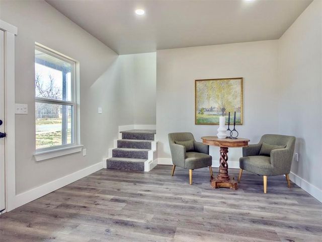 705 E Springer Avenue, Guthrie, OK 73044