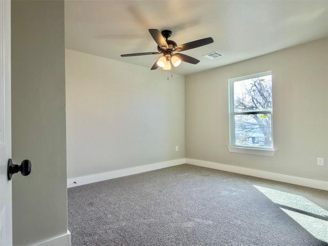 705 E Springer Avenue, Guthrie, OK 73044