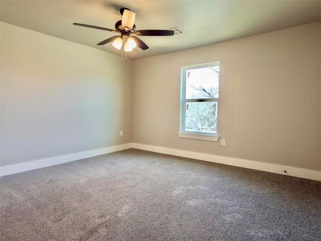705 E Springer Avenue, Guthrie, OK 73044