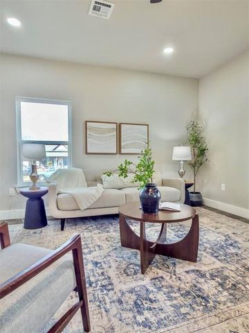 705 E Springer Avenue, Guthrie, OK 73044