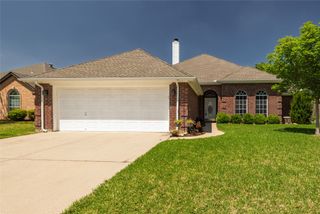 516 Hazelnut Court, Saginaw, TX 76179